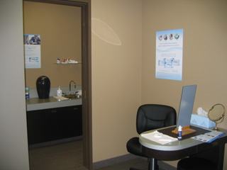 Calgary Optometry Centre's Downtown location's contact lens fitting area
